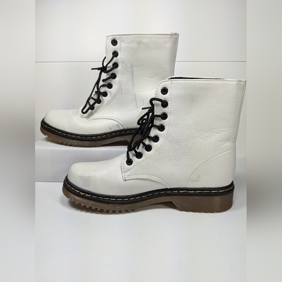 White combat boots, near new Rue 21 - Picture 3 of 12